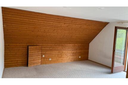 Schönes Zimmer mit Balkon - 300,00&nbsp;EUR Kaltmiete, ca.&nbsp; 30,00&nbsp;m&sup2; in Bad Lauterberg im Harz (PLZ: 37431)