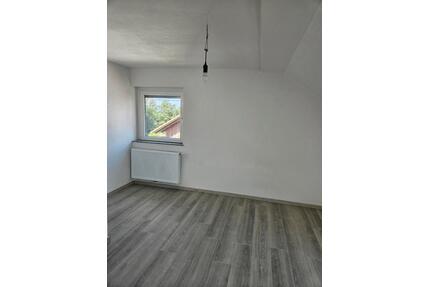3 Zimmer Wohnung in 72189 Vöhringen Wittershausen 900€