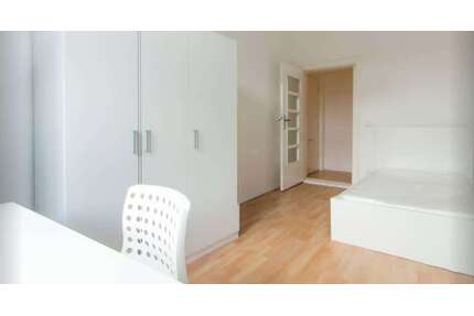 WG-Zimmer in Berlin 670,00 € 10 m²
