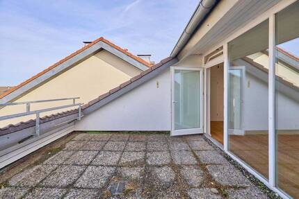 Traumhafte Loggia! Modernisierte 3-Zimmer-DG-Wohnung in Schwetzingen zur Miete