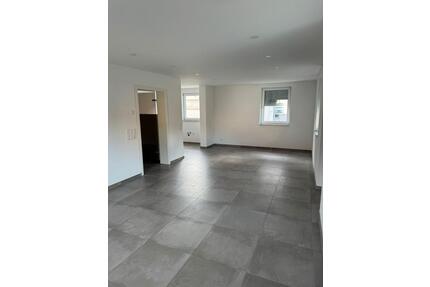 Moderne 2,5 Zimmer Wohnung - 900,00&nbsp;EUR Kaltmiete, ca.&nbsp; 85,00&nbsp;m&sup2; in Oedheim (PLZ: 74229)