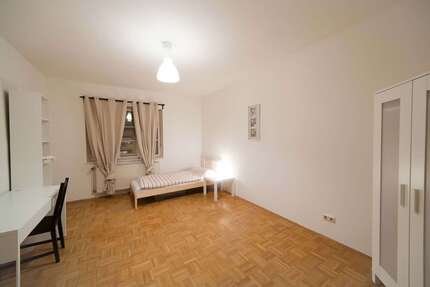 WG-Zimmer in München 930,00 € 17 m²