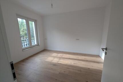 ++++TRAUMWOHNUNG+3 RAUM MIT TERRASSE+BAD M. DUSCHE u. BADEWANNE+FBH+LIFT++UVM.+++ - Leipzig Süd