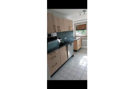 3 Zimmer Wohnung 70qm mit Balkon und Einbauküche - Hildesheim