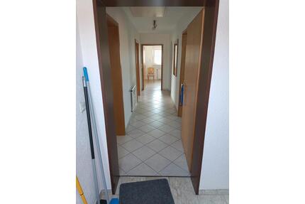3 Zimmer DG Wohnung - 1.319,00&nbsp;EUR Kaltmiete, ca.&nbsp; 83,00&nbsp;m&sup2; in Bad Vilbel (PLZ: 61118)