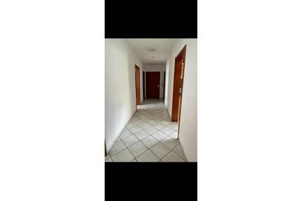 Schöne gut geschnittene 3,5 Zimmer Wohnung - Ulm Obertalfingen