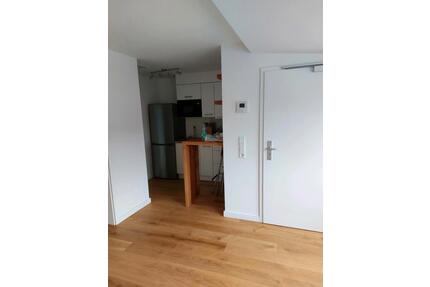 Schöne Kleine Dachgeschosswohnung - Bremen Findorff