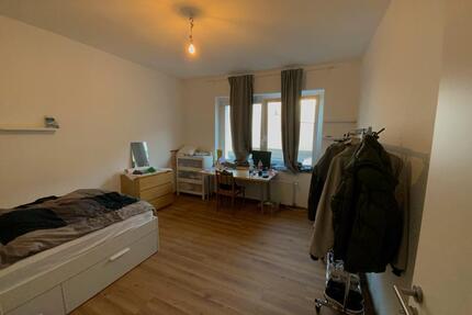 Helles WG-Zimmer mit zentraler Lage in Siegen