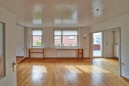 Großzügig und hell 4-Zimmer 2 Balkone in ruhigem 2-Familienhaus - Hameln Kernstadt