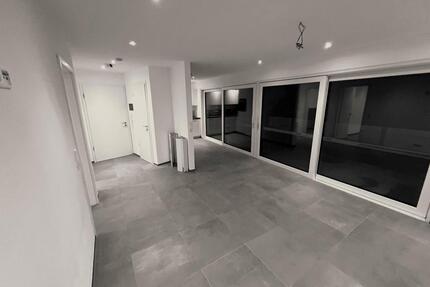 Neuwertige 2-Zimmer Wohnung mit Dachterrasse und Einbauküche - Donzdorf