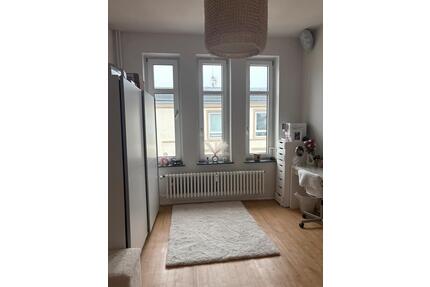 1 Zimmer frei in einer entspannten WG mit zwei Lehramtstudis - Flensburg Altstadt