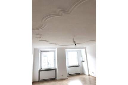 4 Zimmer Wohnung am Stadtplatz - 1.150,00&nbsp;EUR Kaltmiete, ca.&nbsp; 160,00&nbsp;m&sup2;&nbsp;Wohnfl&auml;che in Straubing (PLZ: 94315)