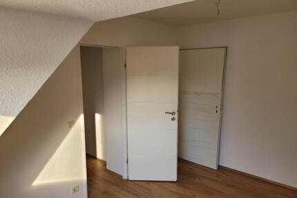 42 qm Essen-Huttrop renoviert, hell,Parkett, Iso Gas-ZH Wasssertu