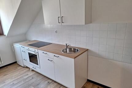 WG-geeignete 2-Zimmer Dachgeschosswohnung - zentral - Würzburg Steinbachtal