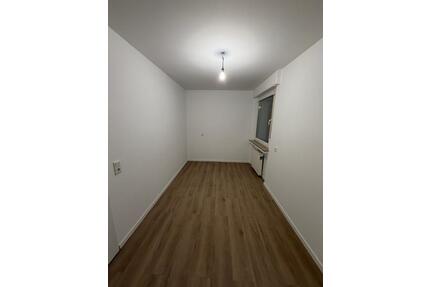 ERSTBEZUG NACH KERNSANIERUNG! Moderne 3 Zimmer Wohnung ab 01.04. - Bochum Eppendorf