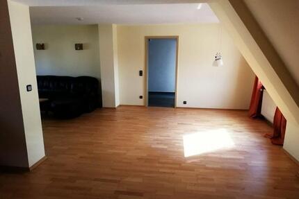 Drei Zimmer Wohnung 2 OG. DG. - 930,00&nbsp;EUR Kaltmiete, ca.&nbsp; 110,00&nbsp;m&sup2; in Flörsheim am Main (PLZ: 65439)