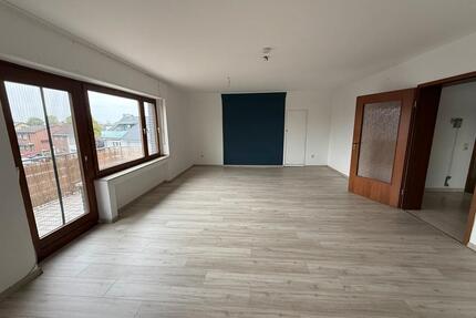 Großzügige 3-Zimmer-Wohnung mit Balkon im Herzen von Neukirchen - Neukirchen-Vluyn