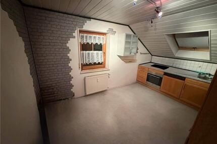 DG Wohnung 3 Zimmer + Garage, Küche, Bad, Keller - Wernberg-Köblitz