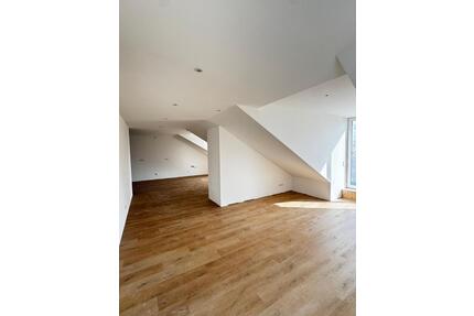 Erstbezug - Moderne 3-Zimmer Dachgeschosswohnung mit Balkon - Neuburg an der Donau