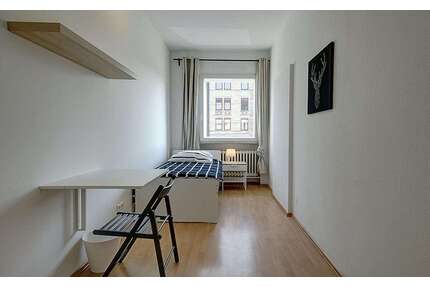 WG-Zimmer in Stuttgart 450,00 € 10 m²