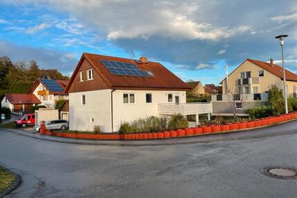 2 Zimmer Dachgeschosswohnung - 650,00&nbsp;EUR Kaltmiete, ca.&nbsp; 62,00&nbsp;m&sup2; in Gutenzell-Hürbel (PLZ: 88484)