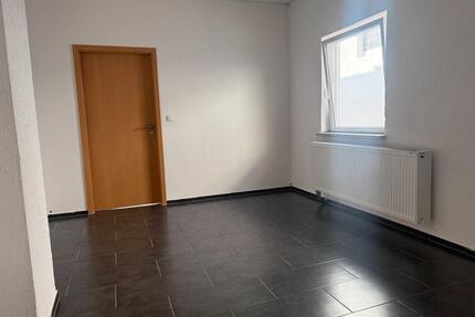 2 12 Zimmer WG- Wohnung 599€ zzgl. 75€ NK inkl. HZ - Frankenthal (Pfalz)