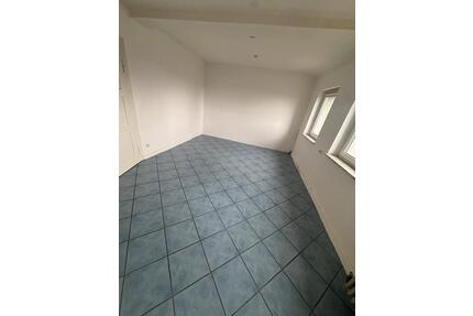 WG Zimmer Karlsruhe ~18qm - 450,00&nbsp;EUR Kaltmiete, ca.&nbsp; 18,00&nbsp;m&sup2; in Bretten (PLZ: 75015)