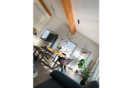 Sonnige 3-Zimmer Mietwohnung - 1.100,00&nbsp;EUR Kaltmiete, ca.&nbsp; 100,00&nbsp;m&sup2; in Kümmersbruck (PLZ: 92245)