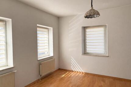 3-Zimmer Wohnung 80 qm - 580,00&nbsp;EUR Kaltmiete, ca.&nbsp; 80,00&nbsp;m&sup2; in Nüdlingen (PLZ: 97720)