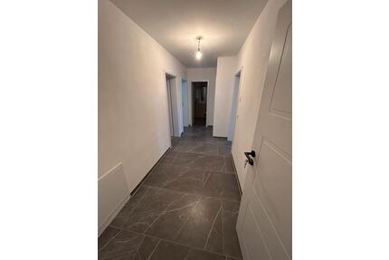 3 Zimmer Neubauwohnung - 1.250,00&nbsp;EUR Kaltmiete, ca.&nbsp; 80,00&nbsp;m&sup2; in Mainburg (PLZ: 84048)