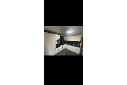 6 Zimmer Wohnung - 1.900,00&nbsp;EUR Kaltmiete, ca.&nbsp; 155,00&nbsp;m&sup2; in Pforzheim (PLZ: 75175)