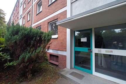 HH-Oldenfelde, 2 Zimmer Wohnung im EG !Bitte unsere Fragen beachten! - Hamburg Rahlstedt