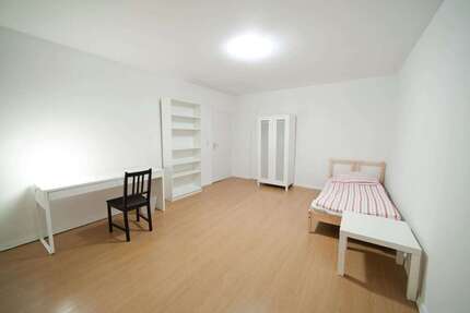 WG-Zimmer in München 820,00 € 14 m²