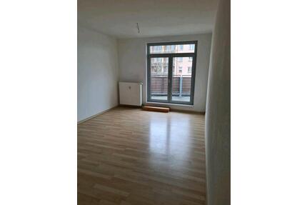 Moderne 2 Zimmer Wohnung, Balkon, EBK in Merseburg zu vermieten