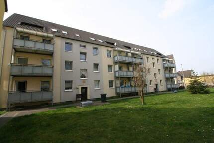 2 Zimmer im Dachgeschoß - 321,00&nbsp;EUR Kaltmiete, ca.&nbsp; 49,40&nbsp;m&sup2;&nbsp;Wohnfl&auml;che in Dessau-Roßlau (PLZ: 06847) West