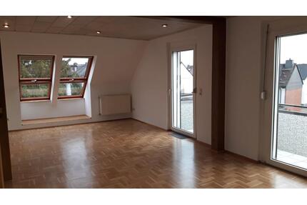 Gepflegte 3 Zimmer DG- Wohnung mit Balkon und EBK in Castrop- Rau - Castrop-Rauxel Deinighausen