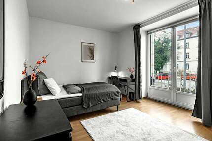WG-Zimmer in München 800,00 € 14 m²