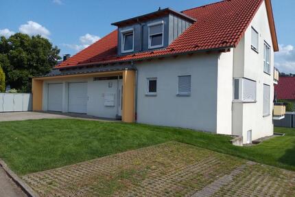 Renovierte 2-Zimmer Wohnung mit separatem Eingang - Grafenberg