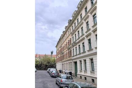 Schönes, möbliertes 16-m²-Zimmer mit privatem Balkon in Leipzig