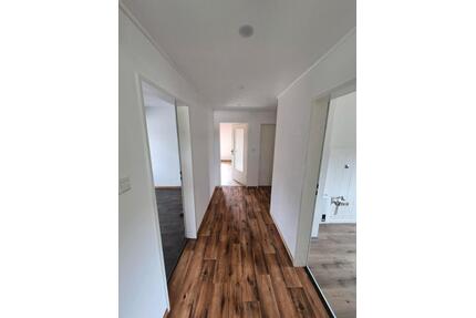 3 Zimmer Wohnung zu vermieten - 550,00&nbsp;EUR Kaltmiete, ca.&nbsp; 79,00&nbsp;m&sup2; in Reichshof (PLZ: 51580)