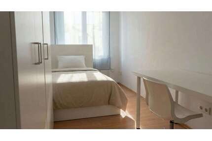 WG-Zimmer in Berlin 700,00 € 10 m²
