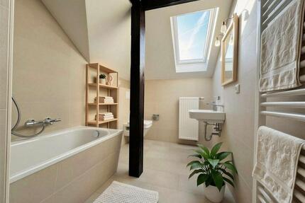 Neu & in Renovierung I Tageslichtbad mit Wanne I moderne Einbauküche I Zentrale Lage ❄️ - Dresden Cotta