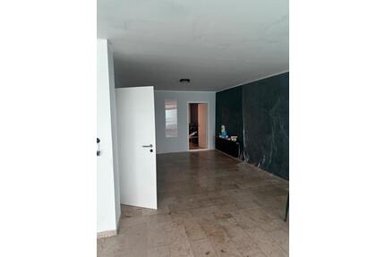 Große 4 Zimmer Wohnung - 1.190,00&nbsp;EUR Kaltmiete, ca.&nbsp; 139,00&nbsp;m&sup2; in Apolda (PLZ: 99510)