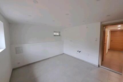 2-Zimmer Wohnung - neu renoviert - in Regensburg Pfaffenstein