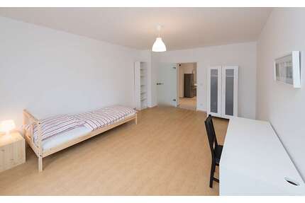 WG-Zimmer in München 975,00 € 19 m²