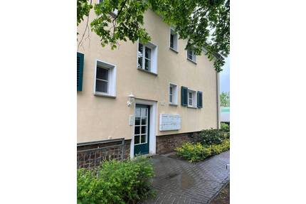 ***Modernisierte Wohnung mit Balkon in attraktiver Lage von Dresden-Kaditz***