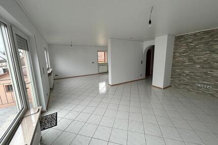 90 qm - Helle 3 Zimmer Wohnung in Viernheim ab 01.05 zu vermieten