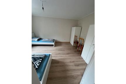 WG Zimmer zum vermieten - 430,00&nbsp;EUR Kaltmiete, ca.&nbsp; 18,00&nbsp;m&sup2; in Nürnberg (PLZ: 90471) Langwasser
