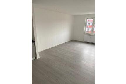 Helle 2 Zimmer Wohnung in Homburg mit Stellplatz