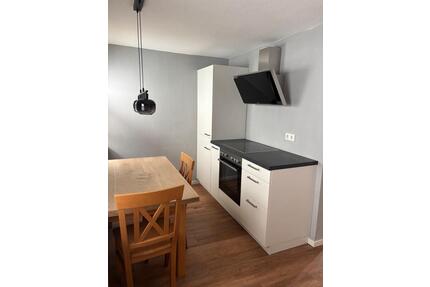 Charmante 2,5-Zimmer Altbauwohnung mit Kamin & Dachgeschoss - Wendelstein